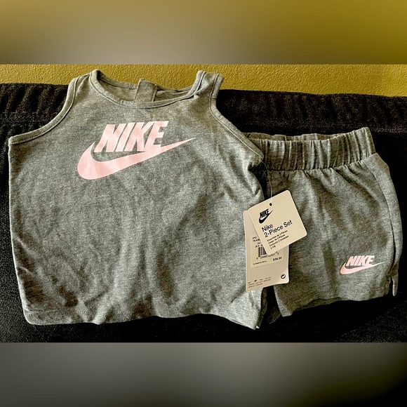 Nike shorts set! 💕💕 - Picture 1 of 2